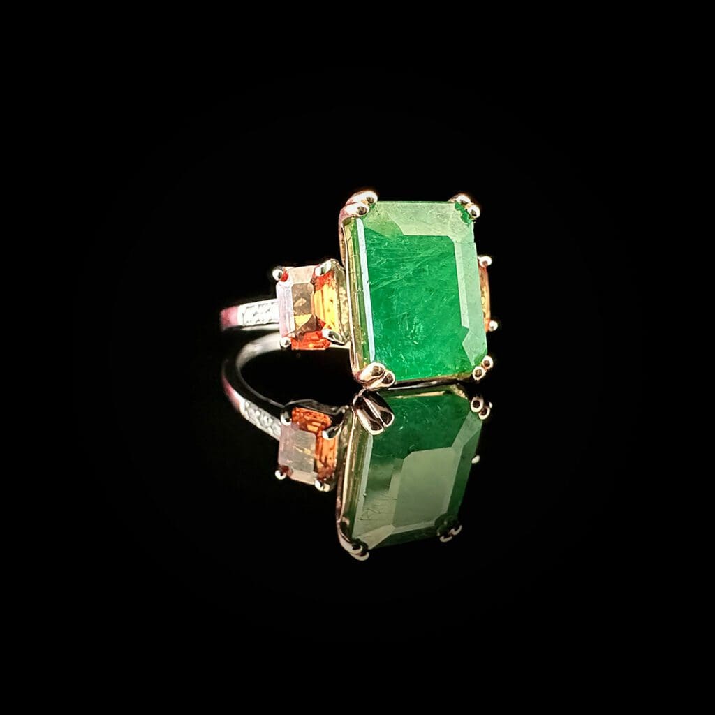 'Amanda'-Emerald orange sapphire diamond two-tone gold ring - Image 3