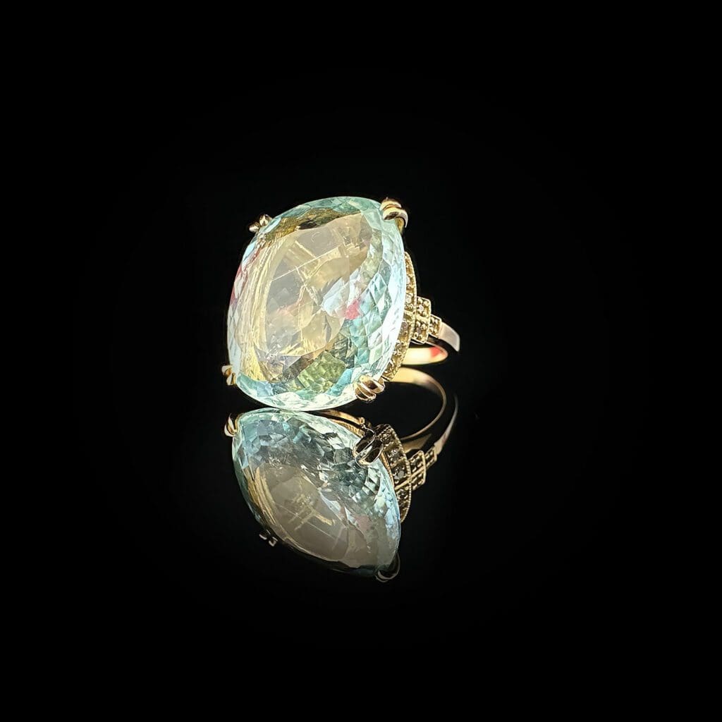 'Aqua'-Aquamarine diamond yellow gold ring - Image 7