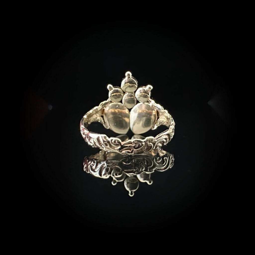 'Twin flame'-Antique garnet and diamond double heart gold ring - Image 5