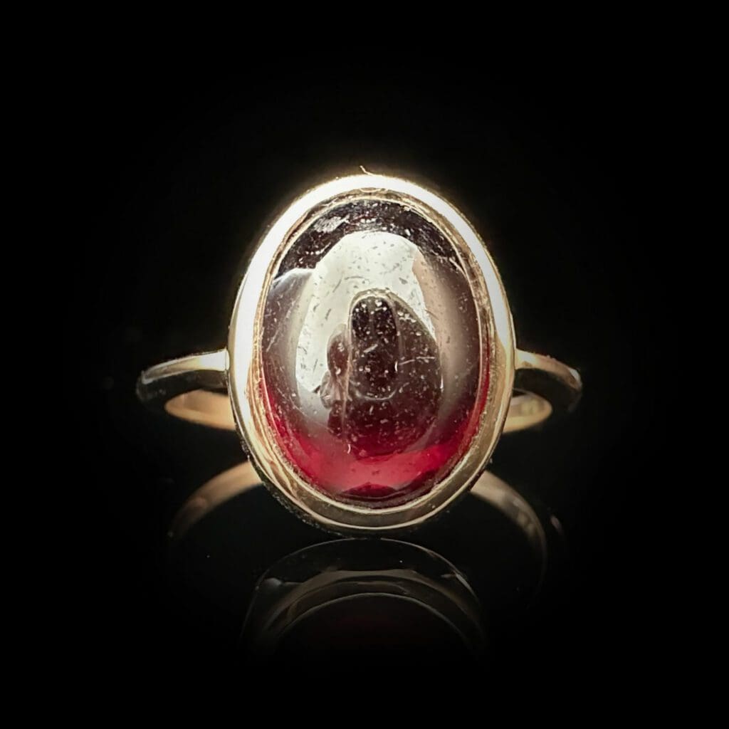 'Gloria'-Antique carbuncle garnet gold ring