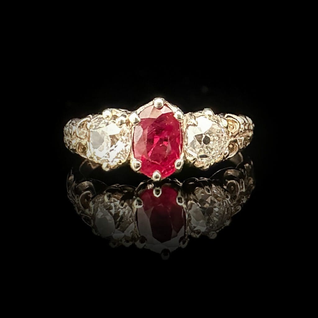 'Geraldine'-Antique ruby diamond 3-stone ring