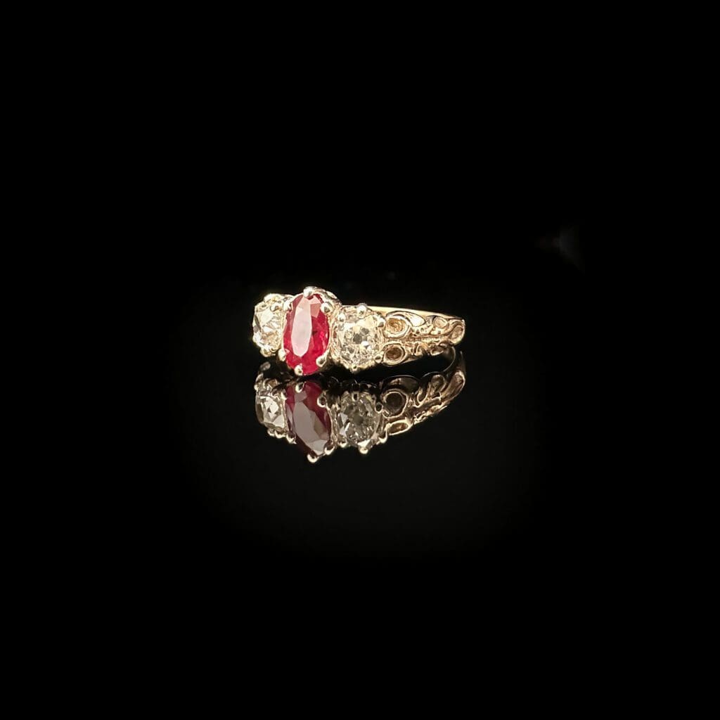 'Geraldine'-Antique ruby diamond 3-stone ring - Image 7