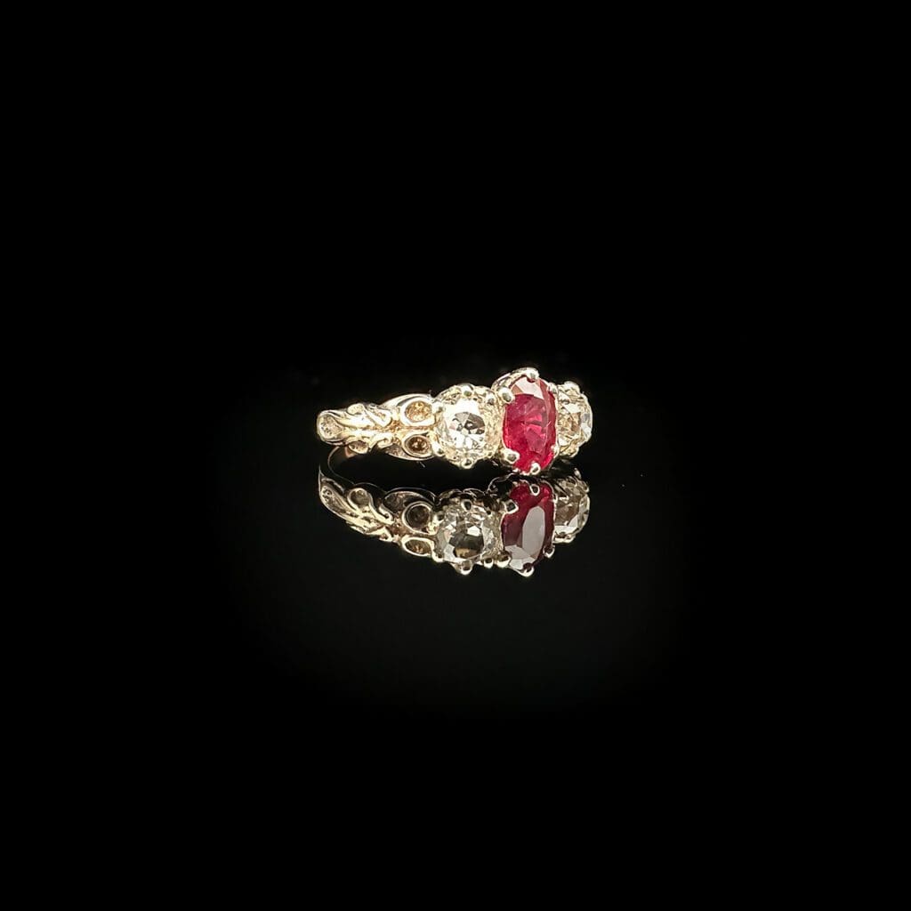 'Geraldine'-Antique ruby diamond 3-stone ring - Image 3