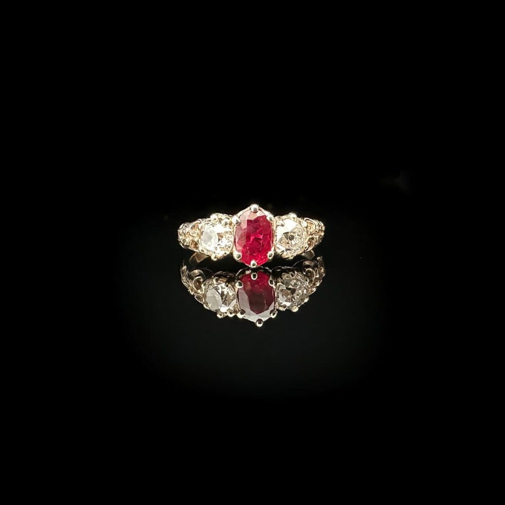 'Geraldine'-Antique ruby diamond 3-stone ring - Image 2