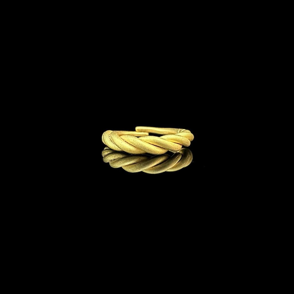 'Bjorn'-Medieval Viking twisted gold ring circa 800-1000 AD - Image 2