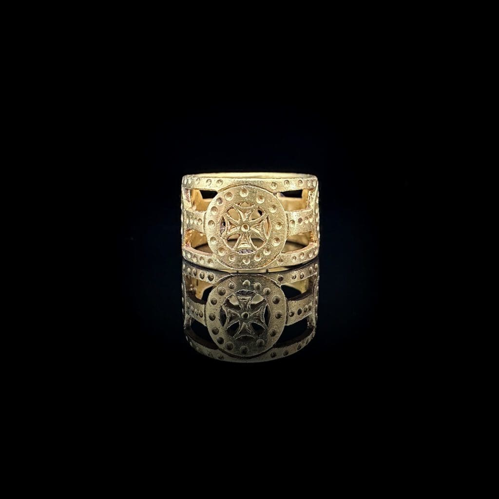 Byzantine open-work gold ring with four crosses Circa 400-500 AD - Image 4