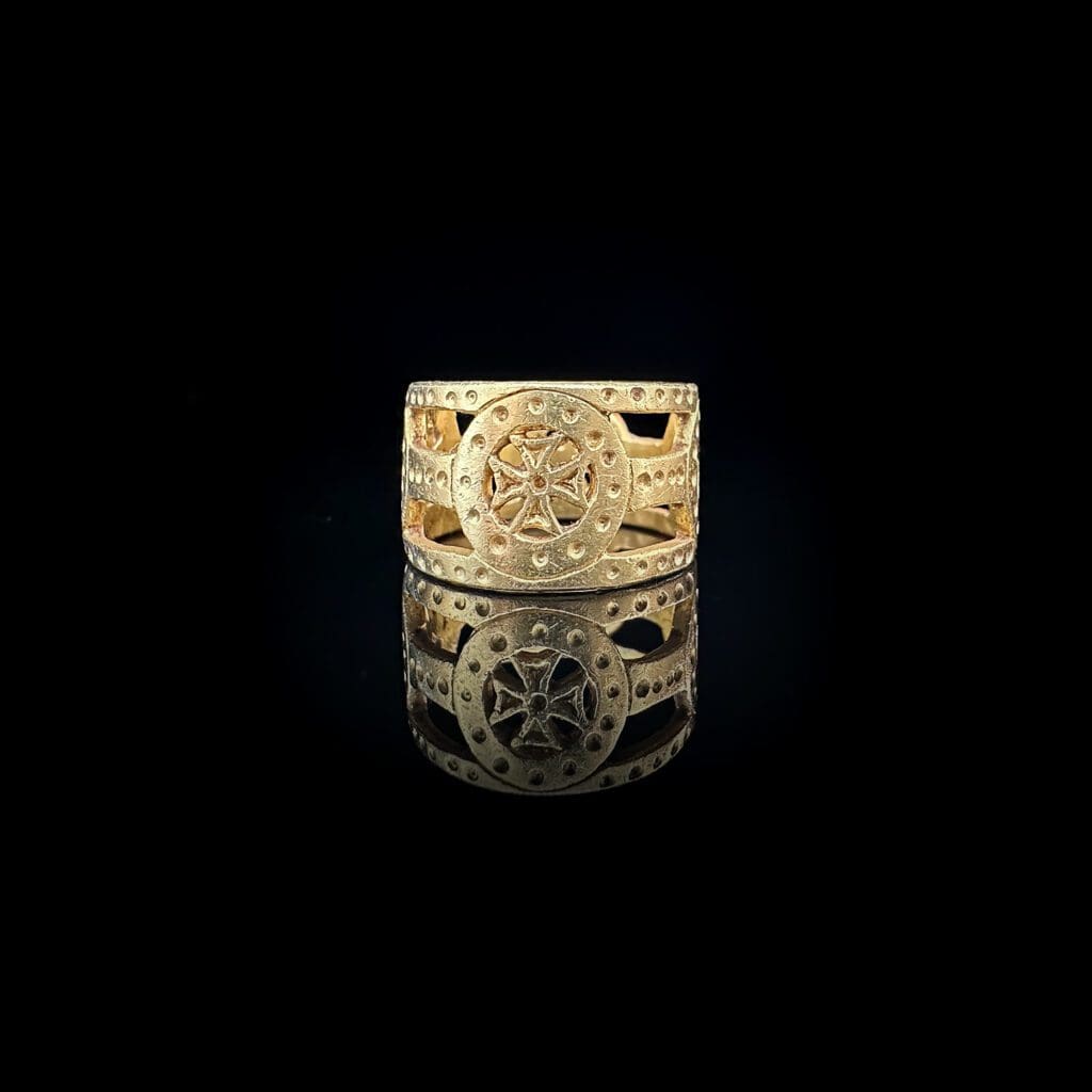 Byzantine open-work gold ring with four crosses Circa 400-500 AD - Image 2