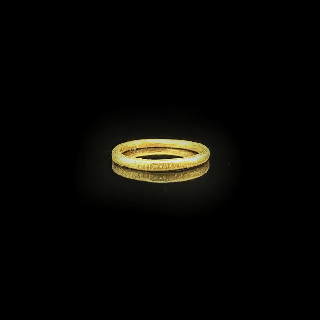 'Astrid'-Viking Saxon solid gold simple hoop ring circa 900 AD - Image 3