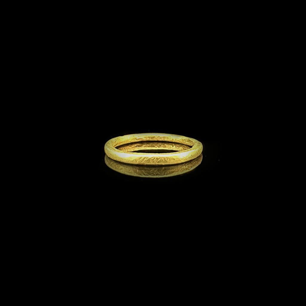 'Astrid'-Viking Saxon solid gold simple hoop ring circa 900 AD - Image 5