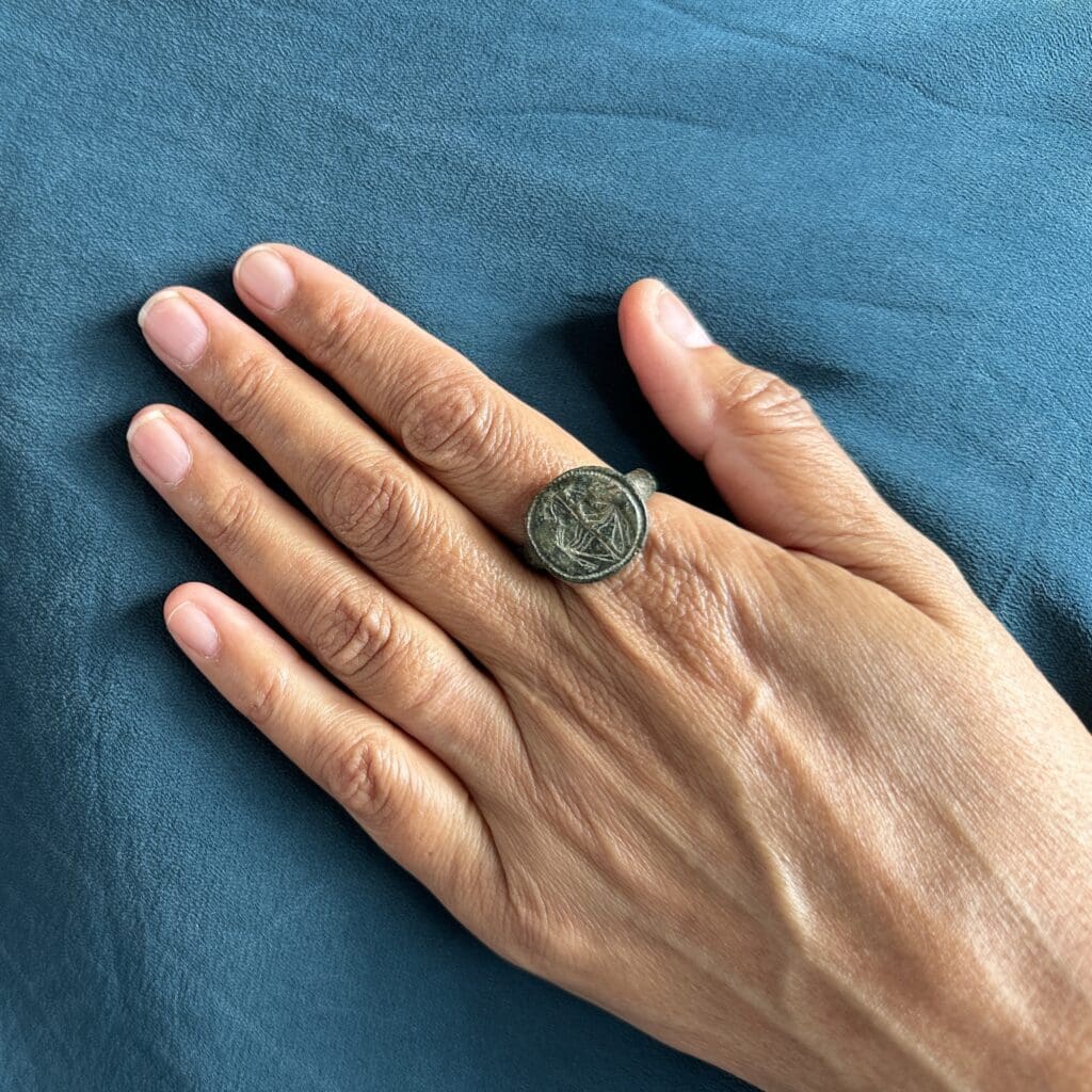 Byzantine Bronze ring with St Peter and St Paul Circa 500-700 AD - Image 9