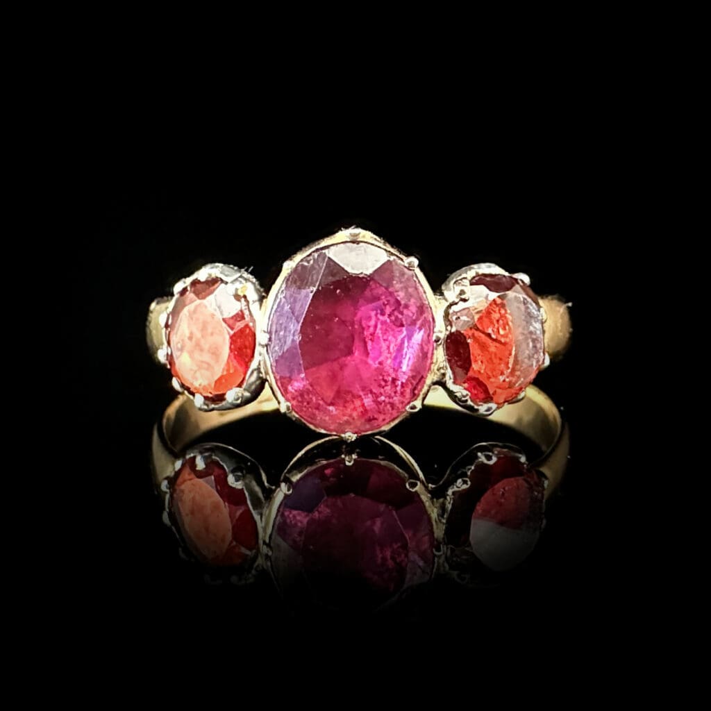 'Alice'-Antique three stone garnet ring