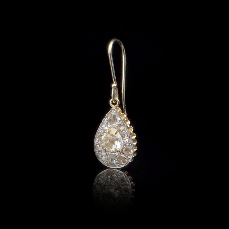 Antique teardrop diamonds in white and yellow gold - Image 2