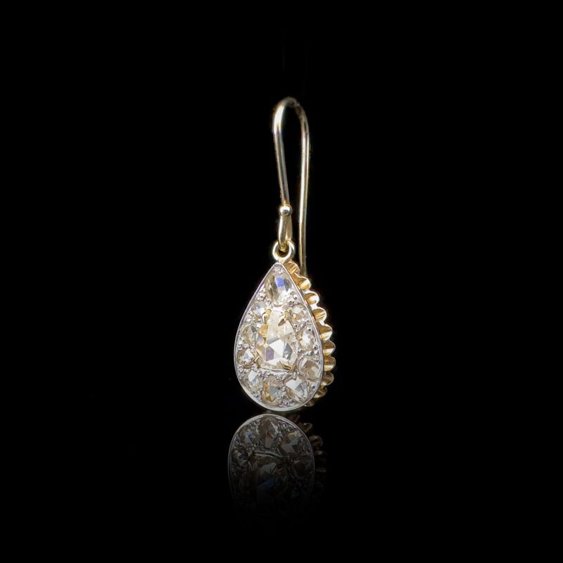 Antique teardrop diamonds in white and yellow gold - Image 7