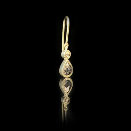 Home 15 'Twinset'-Black and cognac diamond earrings in yellow gold