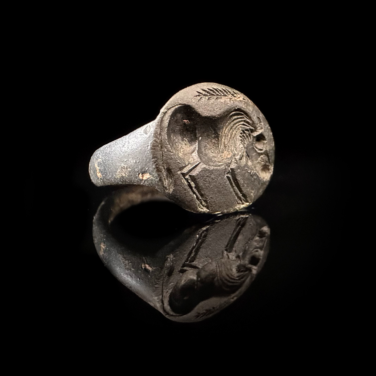 'Bronze Bull'-Antique Eastern Greek bronze ring with bull circa 5th century BC 4 'Bronze Bull'-Antique Eastern Greek bronze ring with bull circa 5th century BC - Image 4
