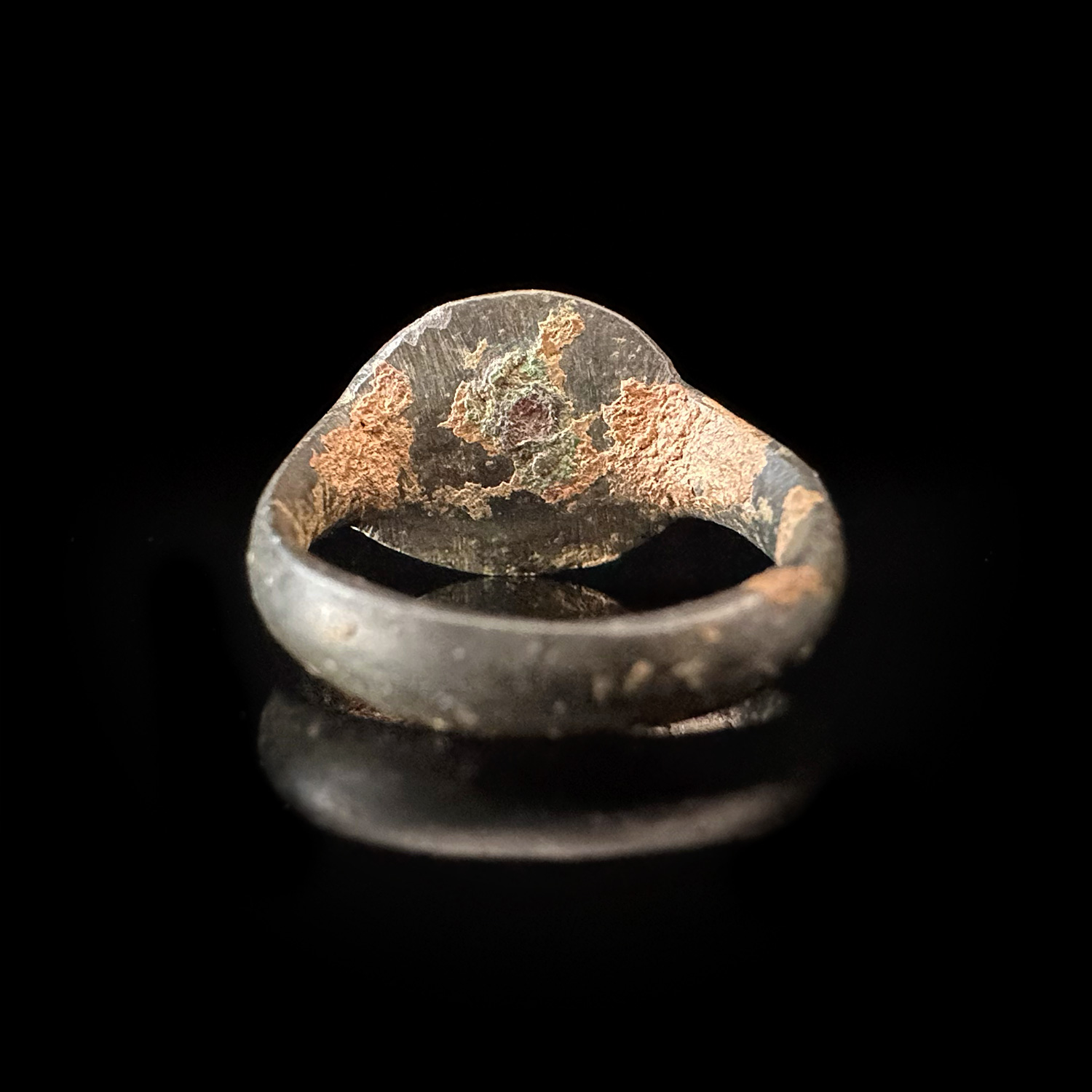'Bronze Bull'-Antique Eastern Greek bronze ring with bull circa 5th century BC 5 'Bronze Bull'-Antique Eastern Greek bronze ring with bull circa 5th century BC - Image 5