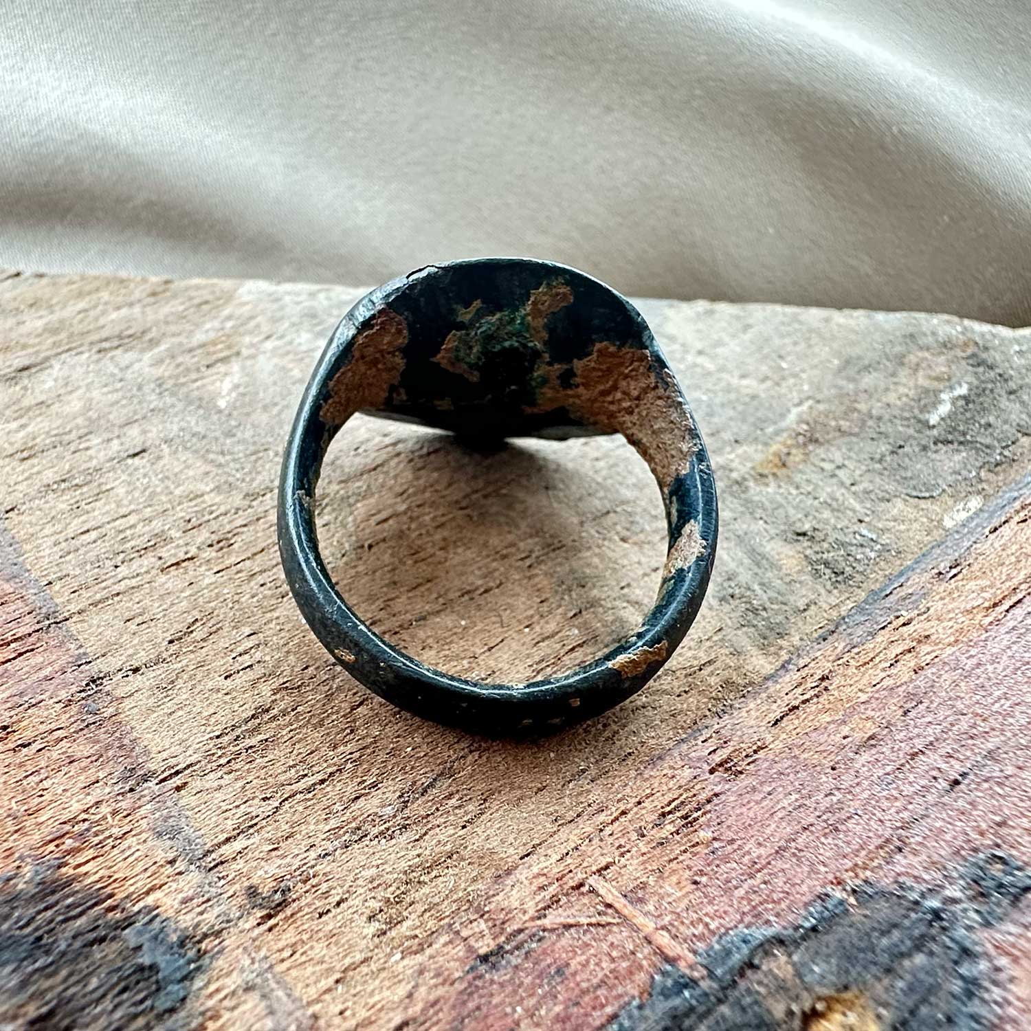 'Bronze Bull'-Antique Eastern Greek bronze ring with bull circa 5th century BC 8 'Bronze Bull'-Antique Eastern Greek bronze ring with bull circa 5th century BC - Image 8